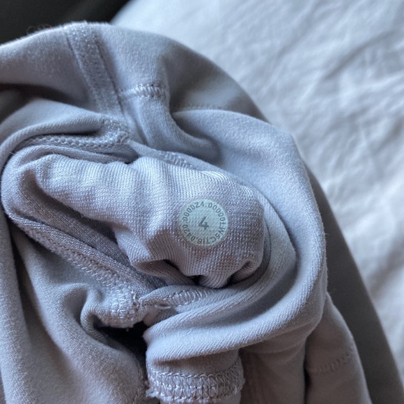 Lululemon Leggings 25” Light Lavender Double lined Align - Picture 9 of 9